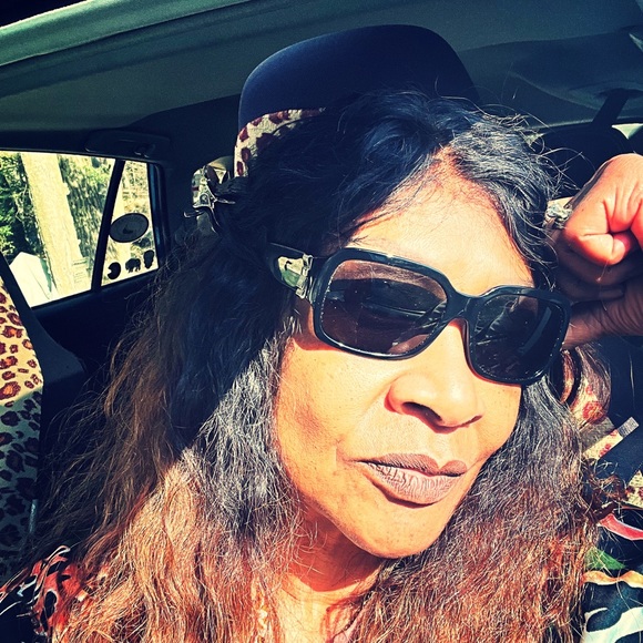 Meet your Posher, Elaine - Picture 11 of 11